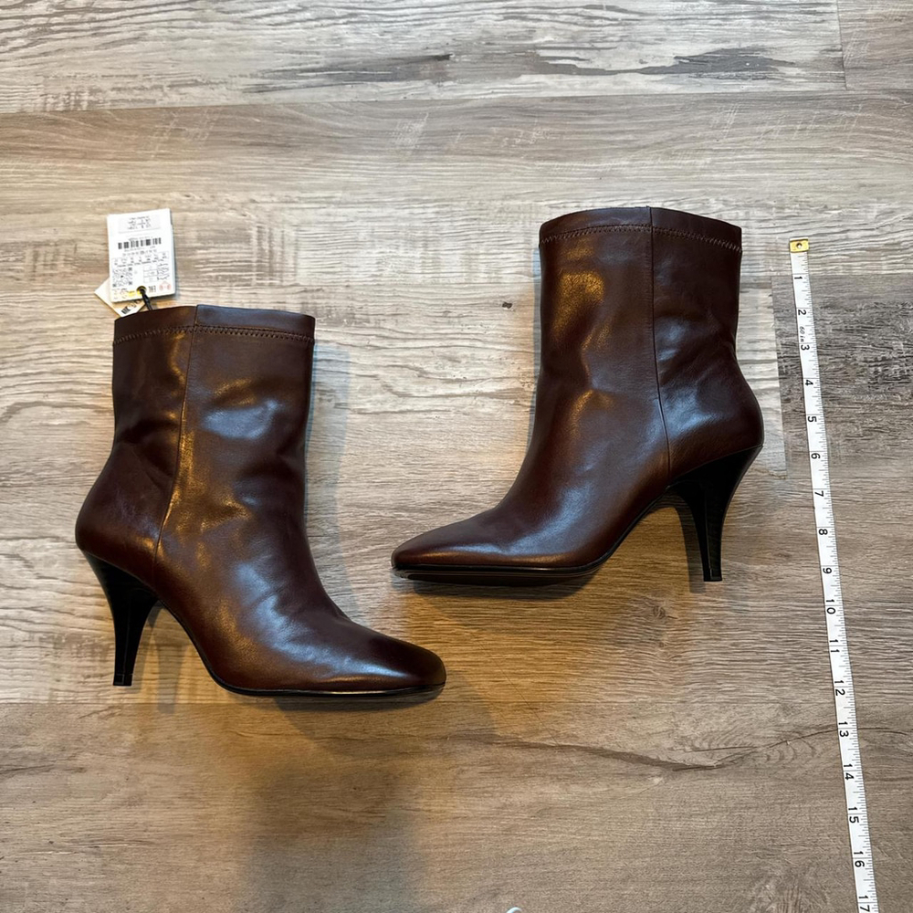 ZARA SQUARED TOE LEATHER ANKLE BOOTS BOOTS. Brand new with tag.
